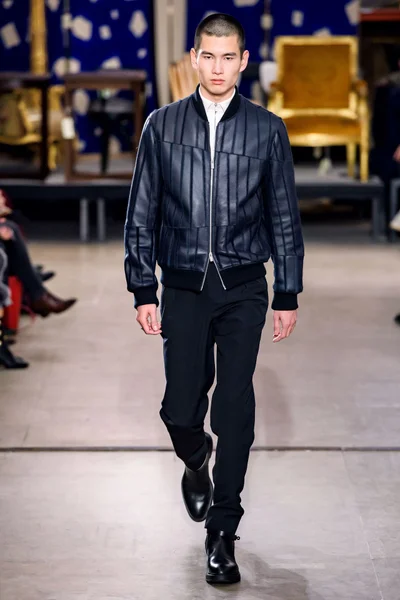 Look 40